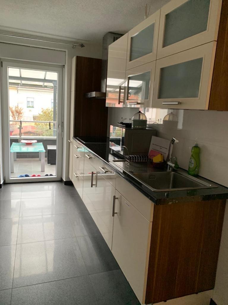 Guenstige Zimmer-Unterkunft Zimmer Mit Gemeinschaftsbad Lörrach Zewnętrze zdjęcie