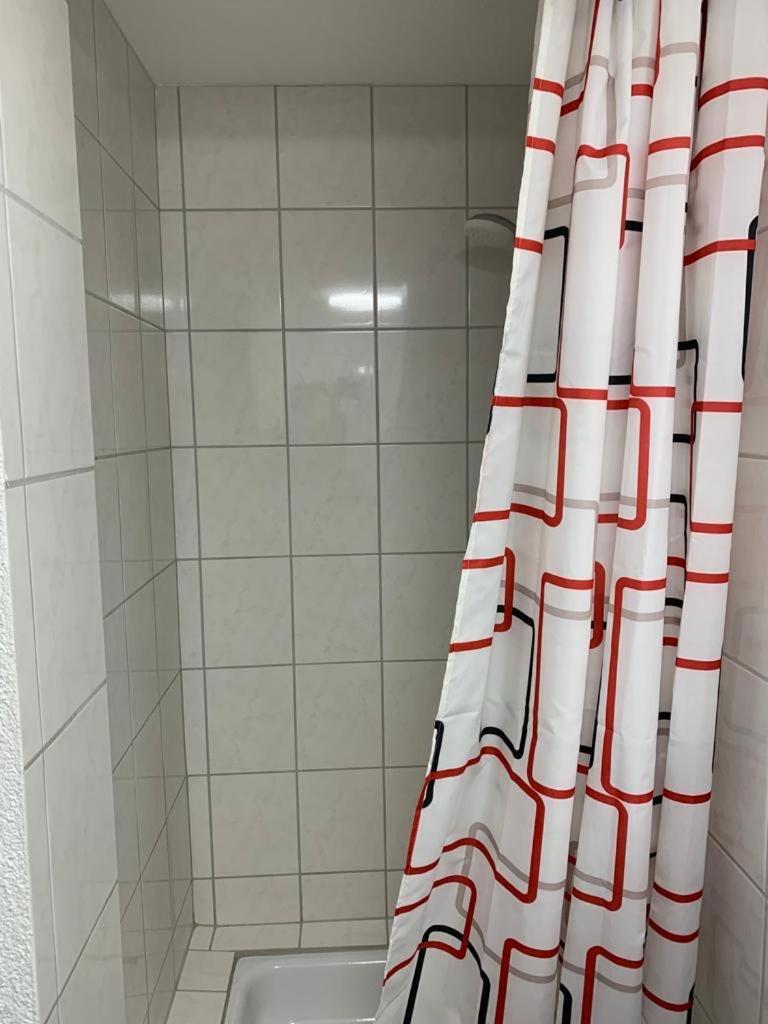 Guenstige Zimmer-Unterkunft Zimmer Mit Gemeinschaftsbad Lörrach Zewnętrze zdjęcie